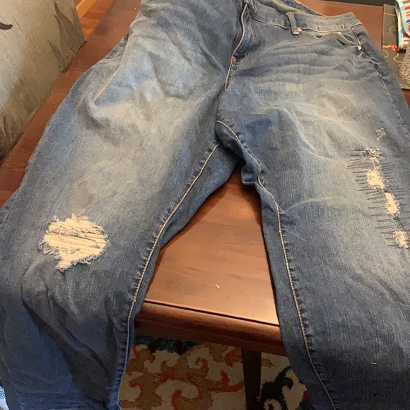 Torrid Boyfriend Jeans 24 - Picture 2 of 2